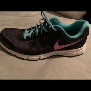 Nike revolution 2 size 10 women